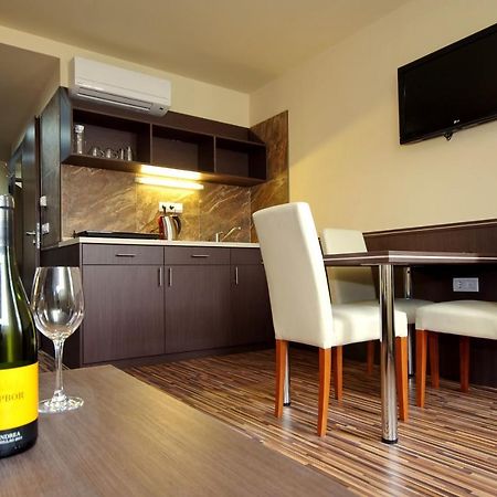 Corvin Apartman Gyula Luaran gambar