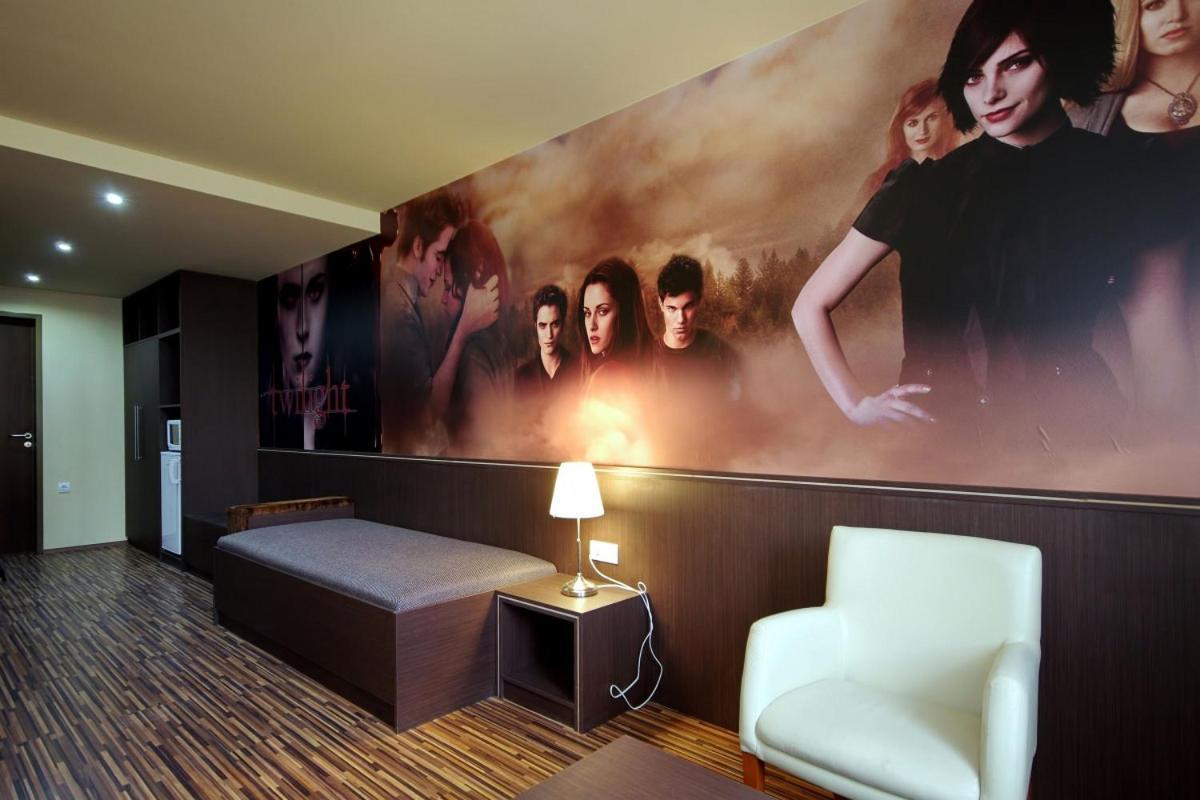 Corvin Apartman Gyula Luaran gambar