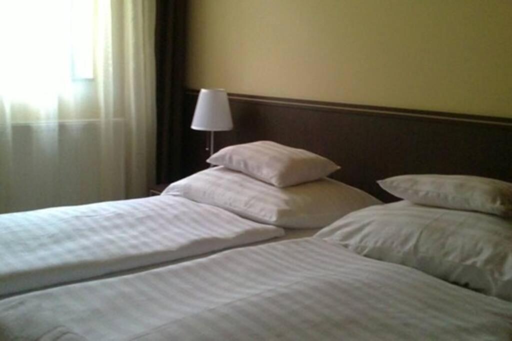 Corvin Apartman Gyula Luaran gambar