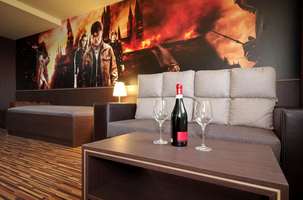 Corvin Apartman Gyula Luaran gambar