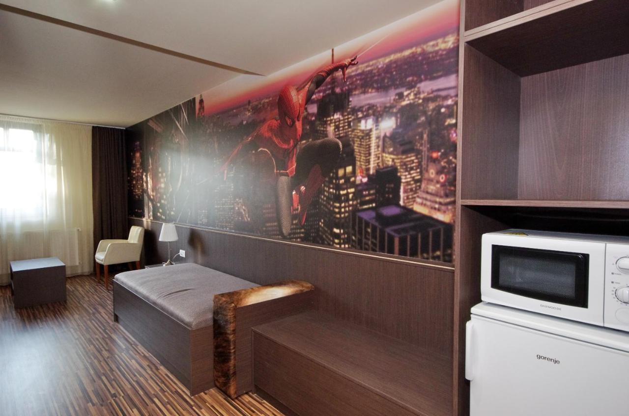 Corvin Apartman Gyula Luaran gambar