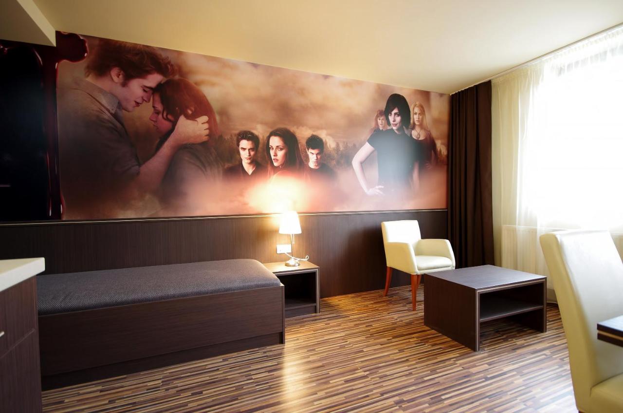 Corvin Apartman Gyula Luaran gambar
