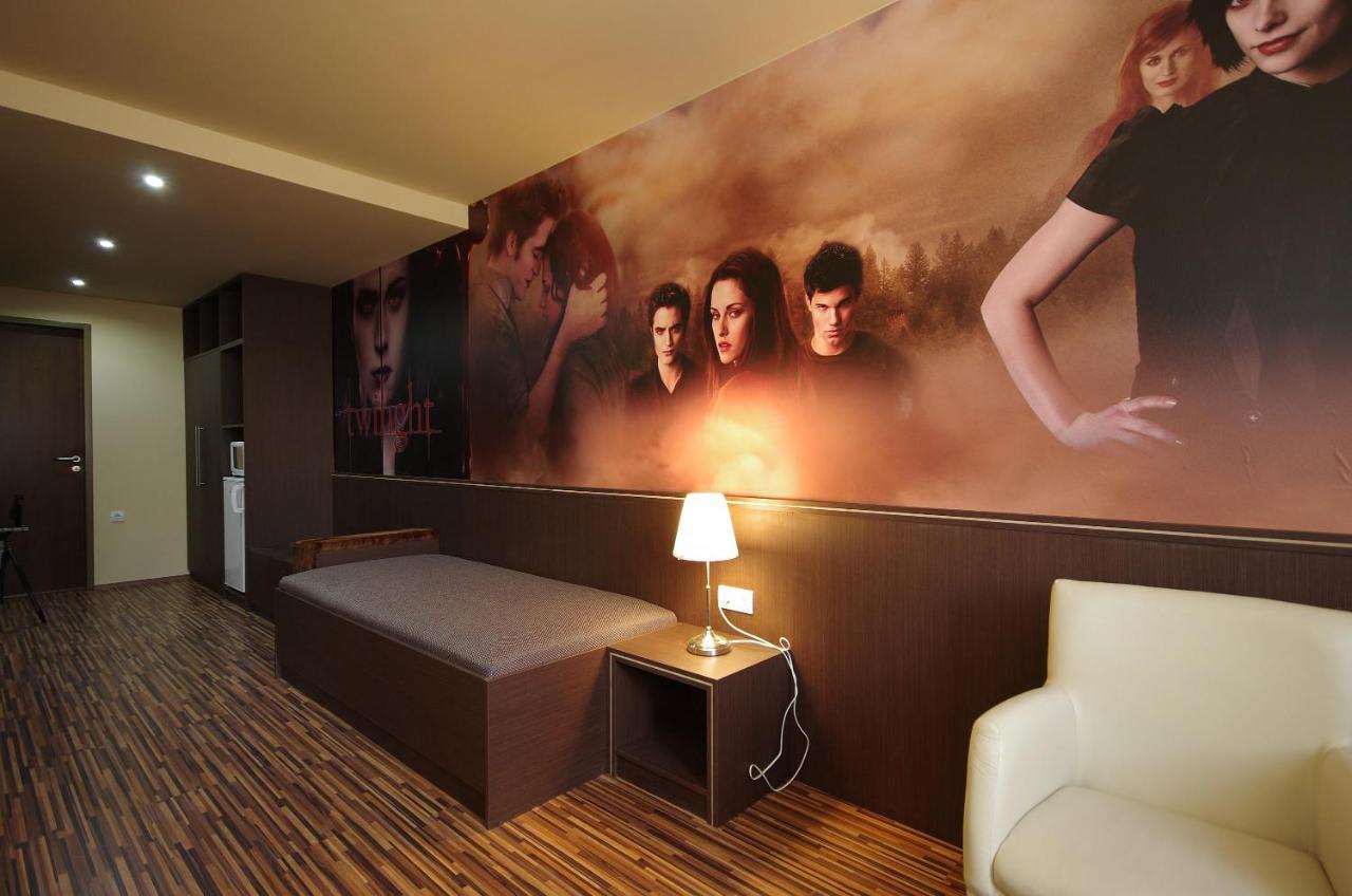 Corvin Apartman Gyula Luaran gambar
